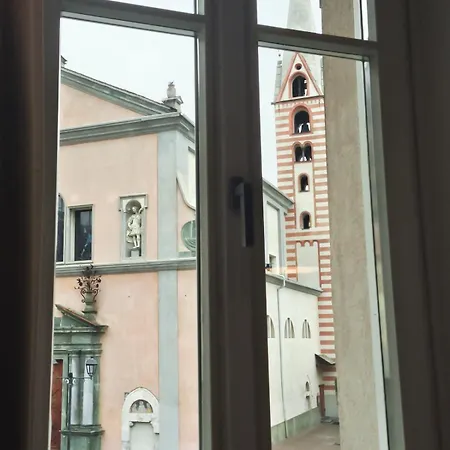 Apartment In The Heart Of *